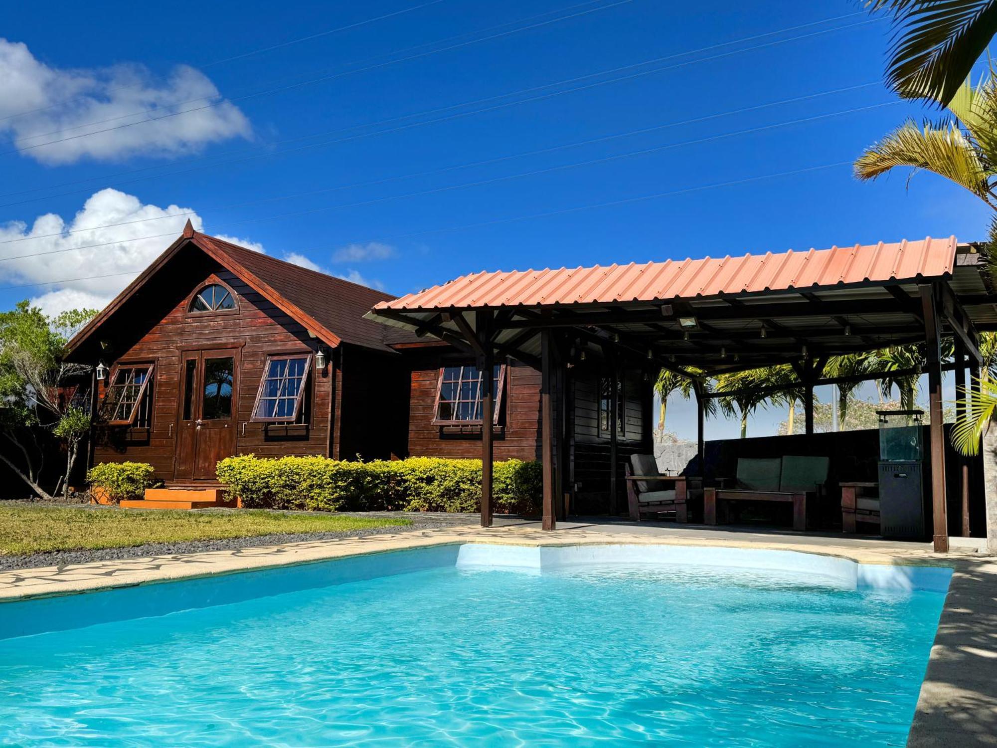Private With Pool Quatre Bornes