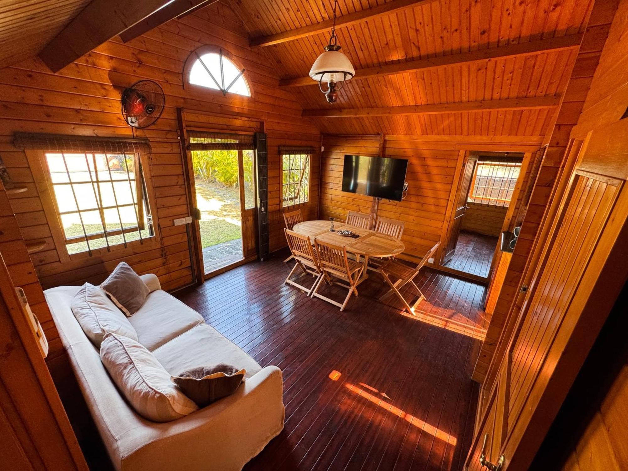 Chalet Private With Pool